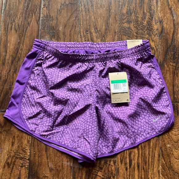 NWT!  Nike Dri fit girls shorts, size large and x-large - Picture 9 of 12
